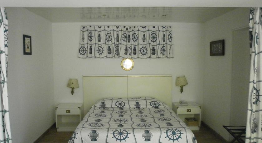 The Originals City, Hotel Frisia, Больє-сюр-Мер Екстер'єр фото